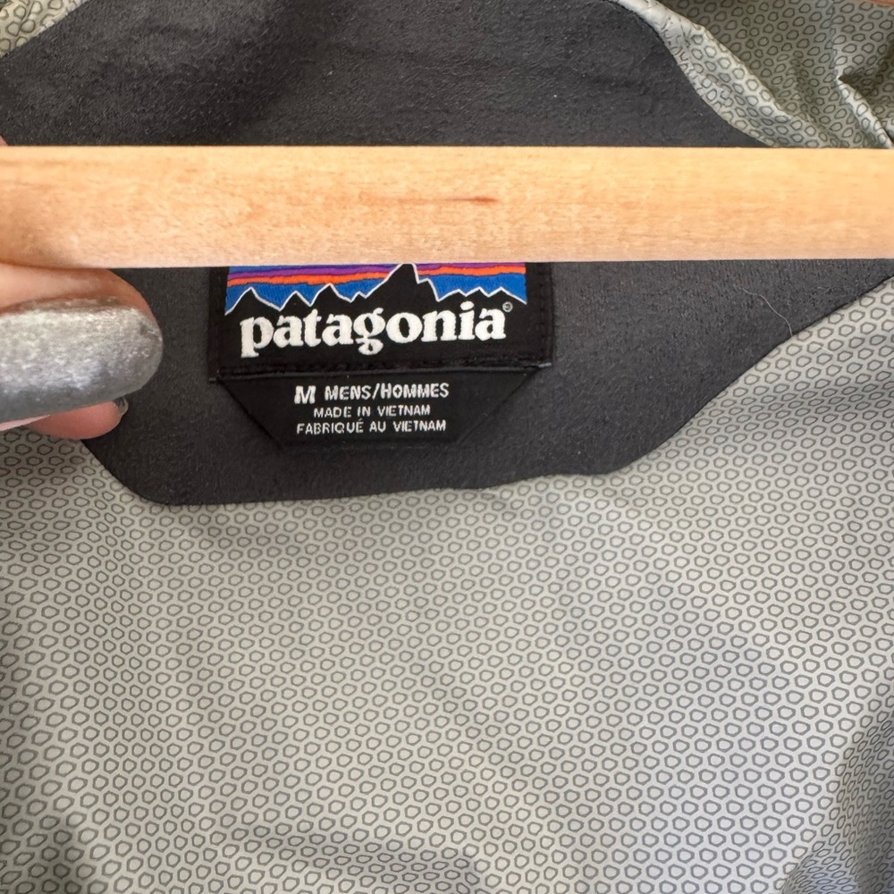 Patagonia Men's Half-Zip Rain Jacket Pullover - Picture 4 of 4